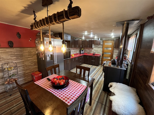 Casa En Venta De 2 Dorm. En Valdivia