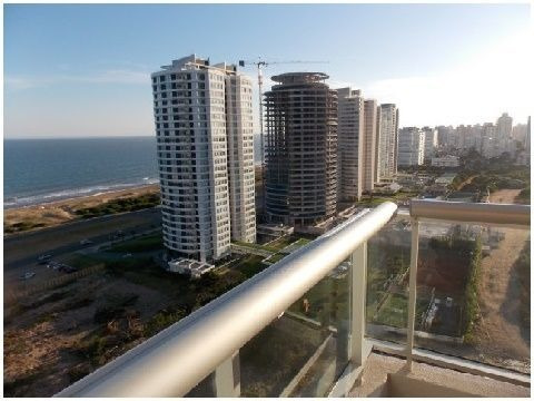 Venta De Apartamento 2 Dormitorios En Playa Brava