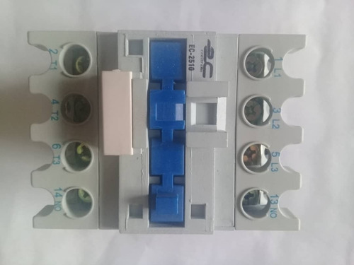 Contactor Propósito General 25 Amp, 110/220 V, 3 Polos