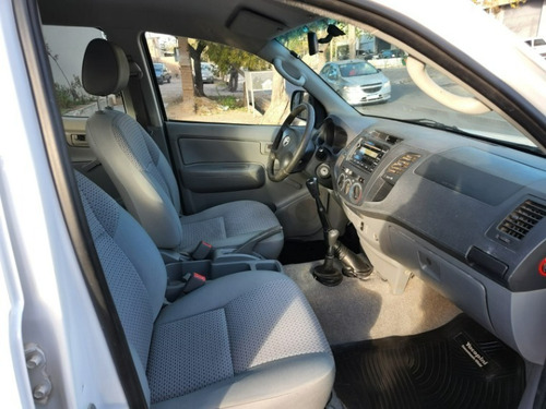 Imagen 8 de 17 de Toyota Hilux 2.5 C/d 4x4 Td Dx