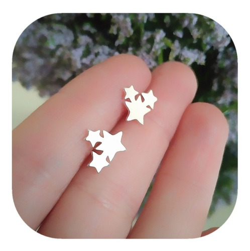 Hermosos Aros De Acero Blanco Con Diseño De Tres Estrellas.