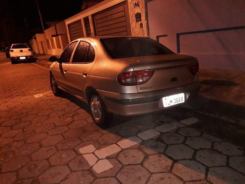 Renault Megane 2000 2.0 Rxe 5p