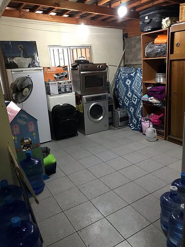 Bella Casa Con Un Amplio Terreno