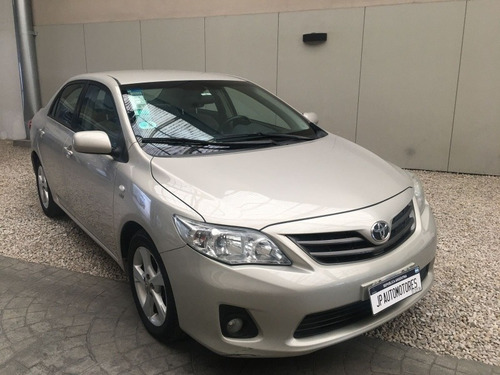 Imagen 2 de 8 de Toyota Corolla 2013 1.8 Xei Mt 136cv