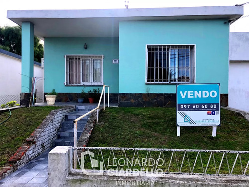 Colonia - Venta Casa De 4 Dormitorios Y 2 Apartamentos En El Rutero