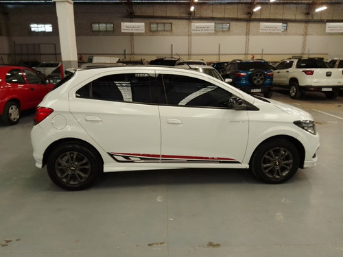 Imagen 5 de 15 de Chevrolet Onix 1.4 Effect 98cv Df