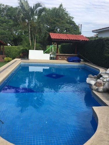 Casa En Renta Lomas De Cocoyoc (canarios)