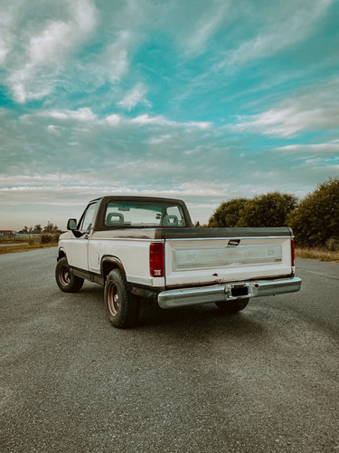 Ford F-100 3.6 Std