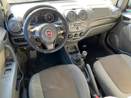 Imagen 8 de 9 de Fiat Palio Essence Chocado En Marcha