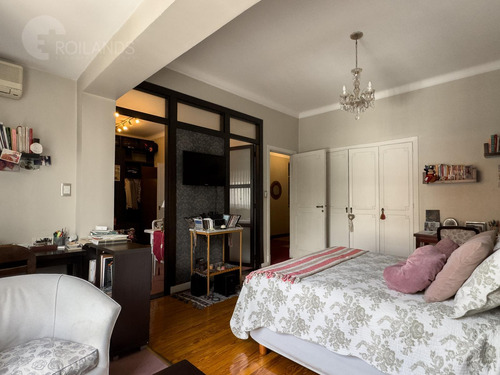 Venta Casa 7 Ambientes Con Patio, Cochera Y Playroom En Almagro