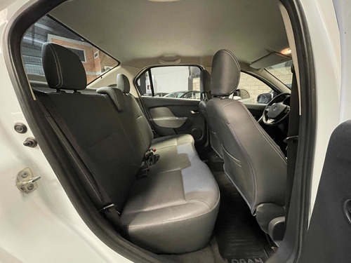 Renault Logan 2017 1.6 Privilége Plus 105cv Nac