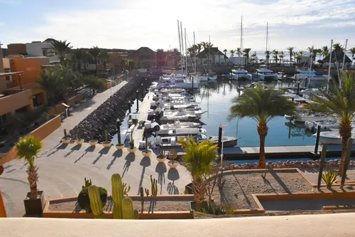 Puerta Cortes, Pueblo Marinero