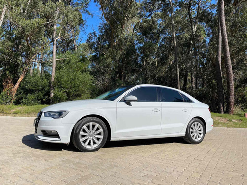 Audi A3 Sportback 2014 1.8 T Fsi Stronic 180cv