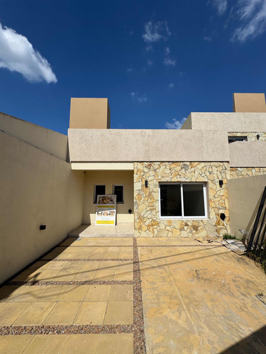 Dúplex En Venta En Luján, G.b.a. Zona Oeste, Argentina (apto Credito)