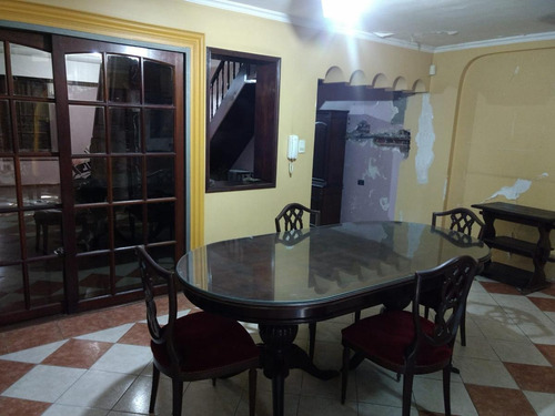 Imagen 4 de 17 de Casa De 3 Dormitorios En Venta En Alberdi Centro Con Cochera Para 3 Autos