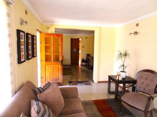 Casa De 3d 2b De 122 Mt2 Emplazada En 303 Mts De Terreno