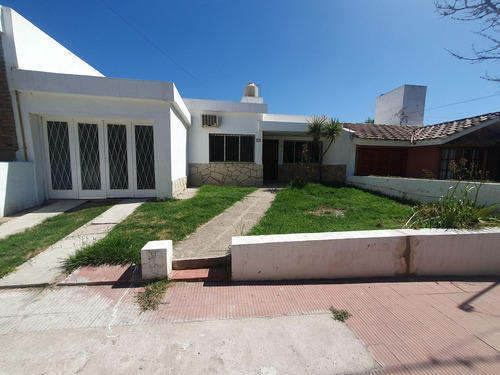 Casita Completa, En Zona Residencial