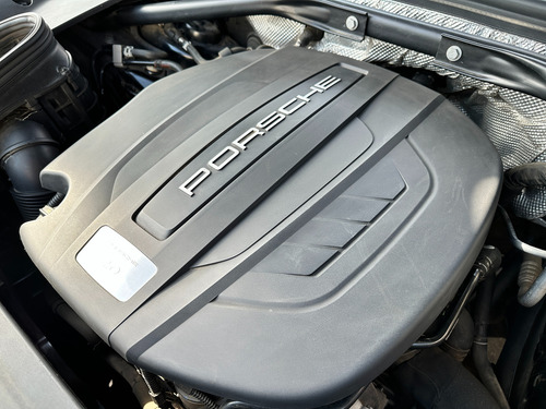 Porsche Macan R4