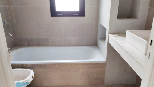 Imagen 16 de 17 de Casa En Venta En Santa Elena