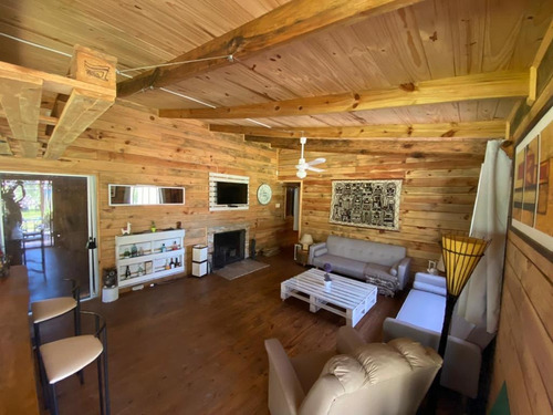Hermosa Casa Cabaña En Punta Negra. - 3 Cuartos, 2 Baños, Piscina, Parillero, Deck
