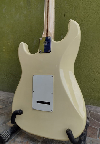 Guitarra Fender Squier Stratocaster Estilo Yngwie Malmsteen Diestro Crema Maple (Usado)
