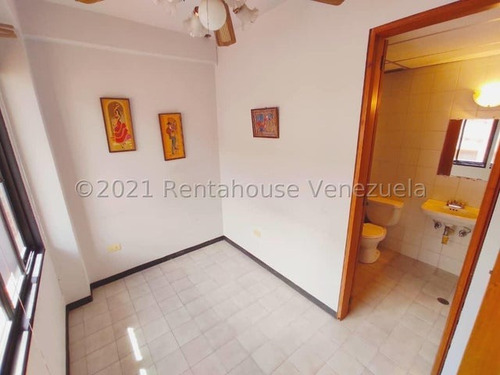 Apartamento Duplex En Venta Con Entrada Privada Y Servicio, La Florida