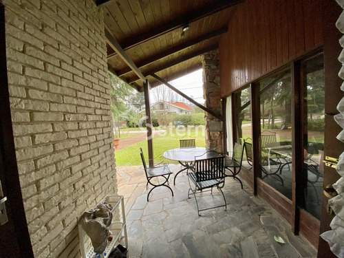 Imagen 13 de 20 de Cómoda Propiedad En Venta En Barrio Marly - Punta Del Este. 3 Dormitorios 2 Baños.
