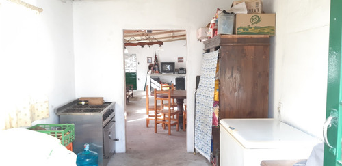 Casa 3 Ambientes Muy Amplios Y Luminosos Con Parque, Quincho