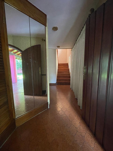 Venta Chalet 4 Dormitorios Castelar Con Cochera
