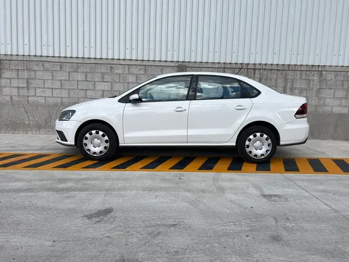 Volkswagen Vento 1.6 Starline At