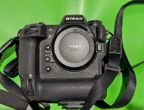 Cámara Nikon Z9 Impecable, Solo 5 Usos Incluye Equpo Negro