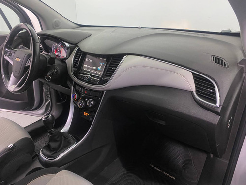 Imagen 10 de 15 de Chevrolet Tracker 1.8 Ltz 4x2 Premier L17 2019-imolaautos