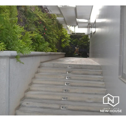 Alquiler De Apartamento Duplex, Lujoso, Comodo Y Excelentemente Ubicado
