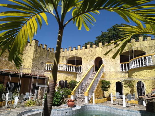 Casa En Venta Tipo Posada Estilo Medieval En Safari. (hg)