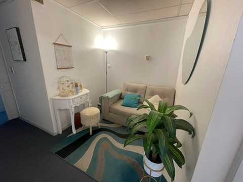 Arriendo Oficina 4 Privados 2 Baños + Est (98714)