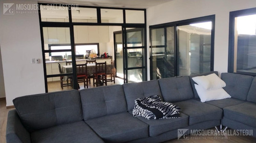 Casa En Venta En Barrio Santa Elisa - Pilar Del Este