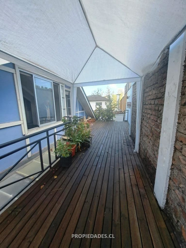 Casa En Venta De 4 Dorm. En Ñuñoa