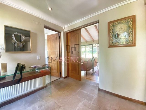 Linda Casa En Venta Estilo Ingles En Condominio