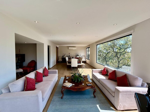 Casa En Venta Y/o En Renta Moderna Con Terraza, Vista Espectacular Y Seguridad