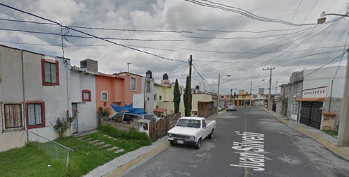 Casa En Venta En Paseos Santin, Toluca, St08