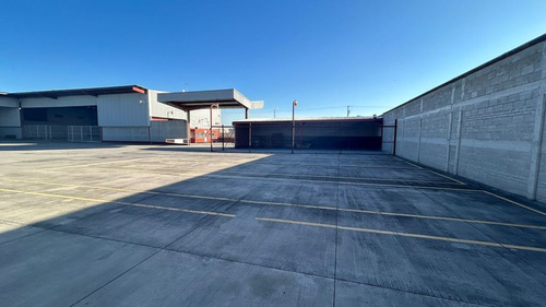 Nave Industrial O Bodega Venta O Renta En Ave Principal De Xonacatlan, Límite Con Lerma.