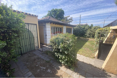 Casa En Macul: Espaciosa, Cómoda Y Bien Ubicada