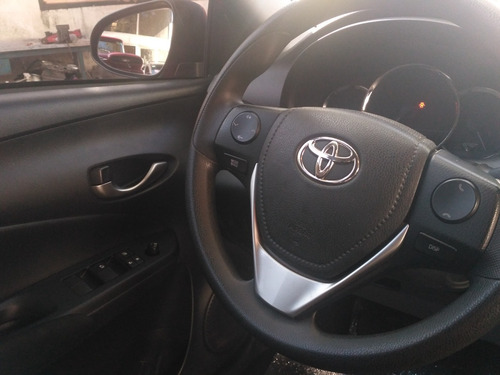 Toyota Yaris Xs Sedán