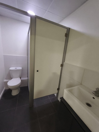Gran Piso Comercial Con Planta Libre, Privados, Ascensor.
