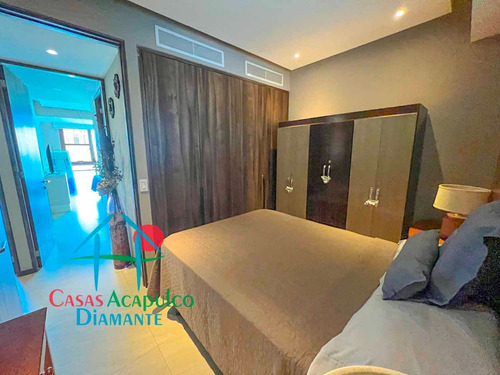 Cad La Isla Emerald H6. Departamento En Condominio De Playa Con Terraza Y Vista A Las Albercas