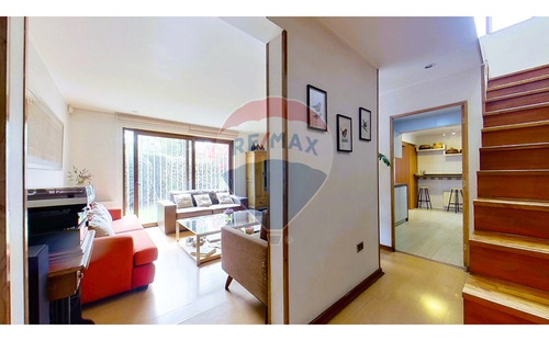 Moderna Y Luminosa Casa Con Piscina