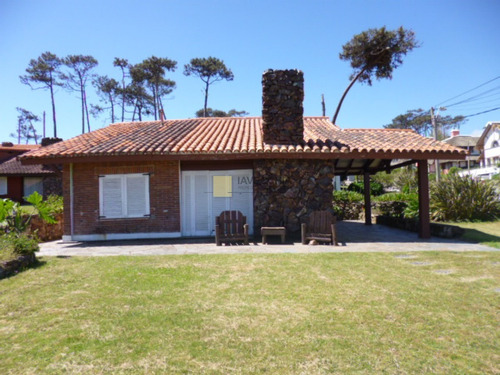 Imagen 2 de 30 de Venta De Casa Frente Al Mar De 4 Dormitorios En Pinares
