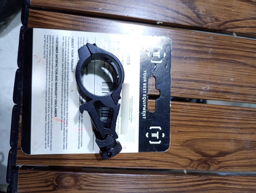 Soporte Montura Táctica Para Lámpara Riel Picatinny 20 Mm