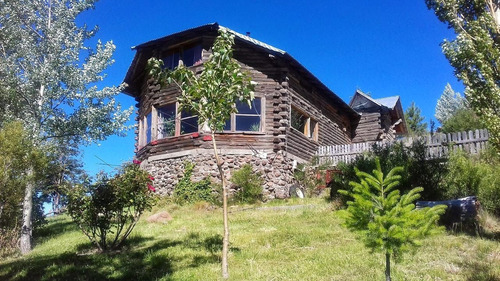Fina Patagonia. Venta Casa 3 Dormitorios Junín De Los Andes Con Cochera