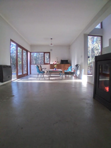 Imagen 5 de 13 de Hermosa Casa Quinta En Barrio Los Bosquecitos